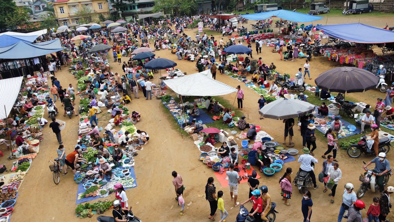 Chợ phiên ở Mai Châu