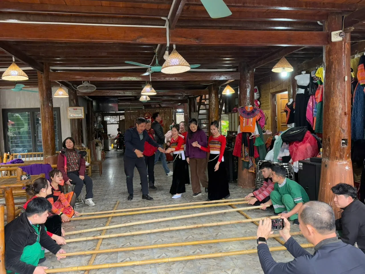 nhà sàn số 8 bản lác