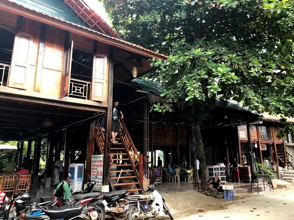 nhà sàn hùng mếch bản lác